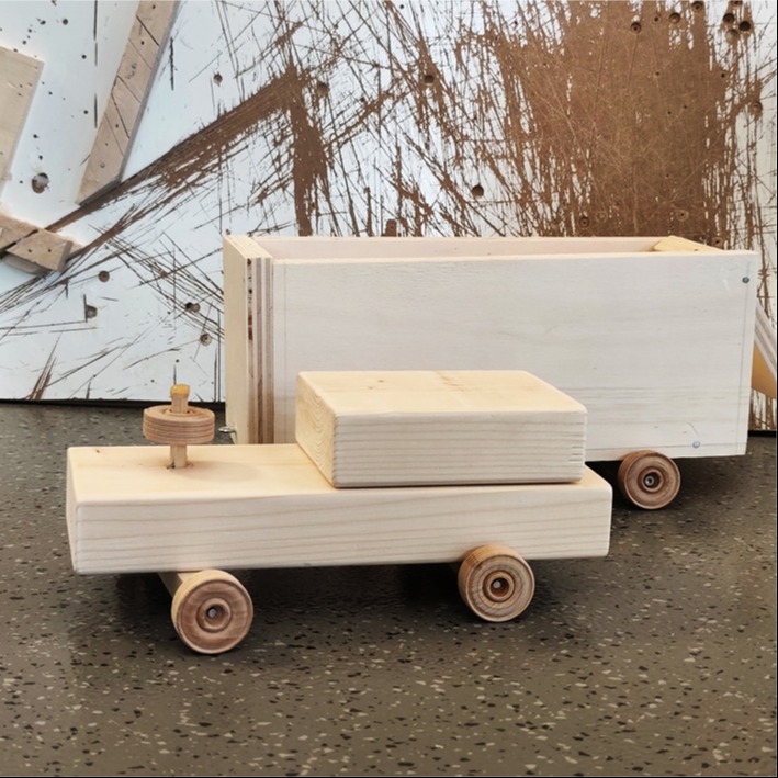 Holz Junior III: LKW (im September)